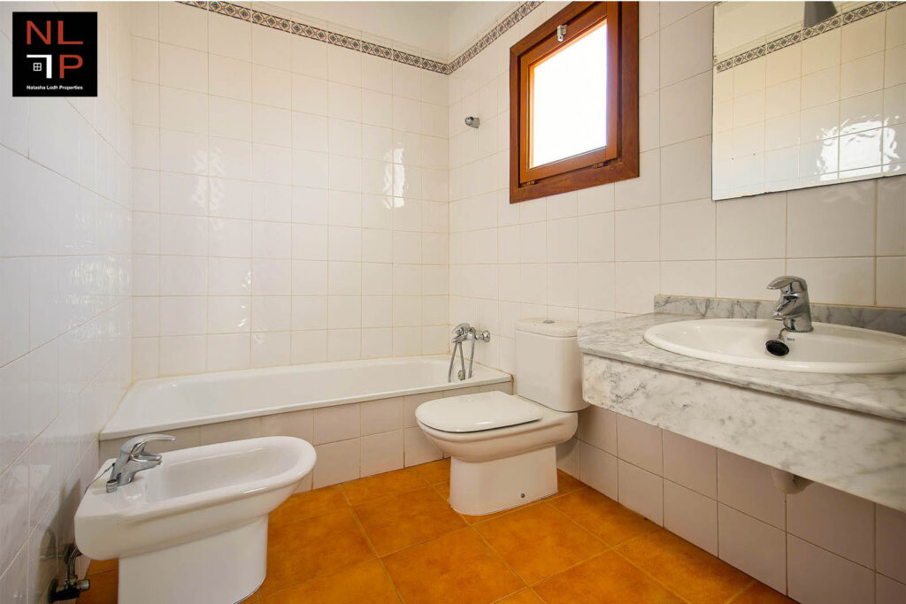 Duplex Playa Blanca EnSuite Bathroom